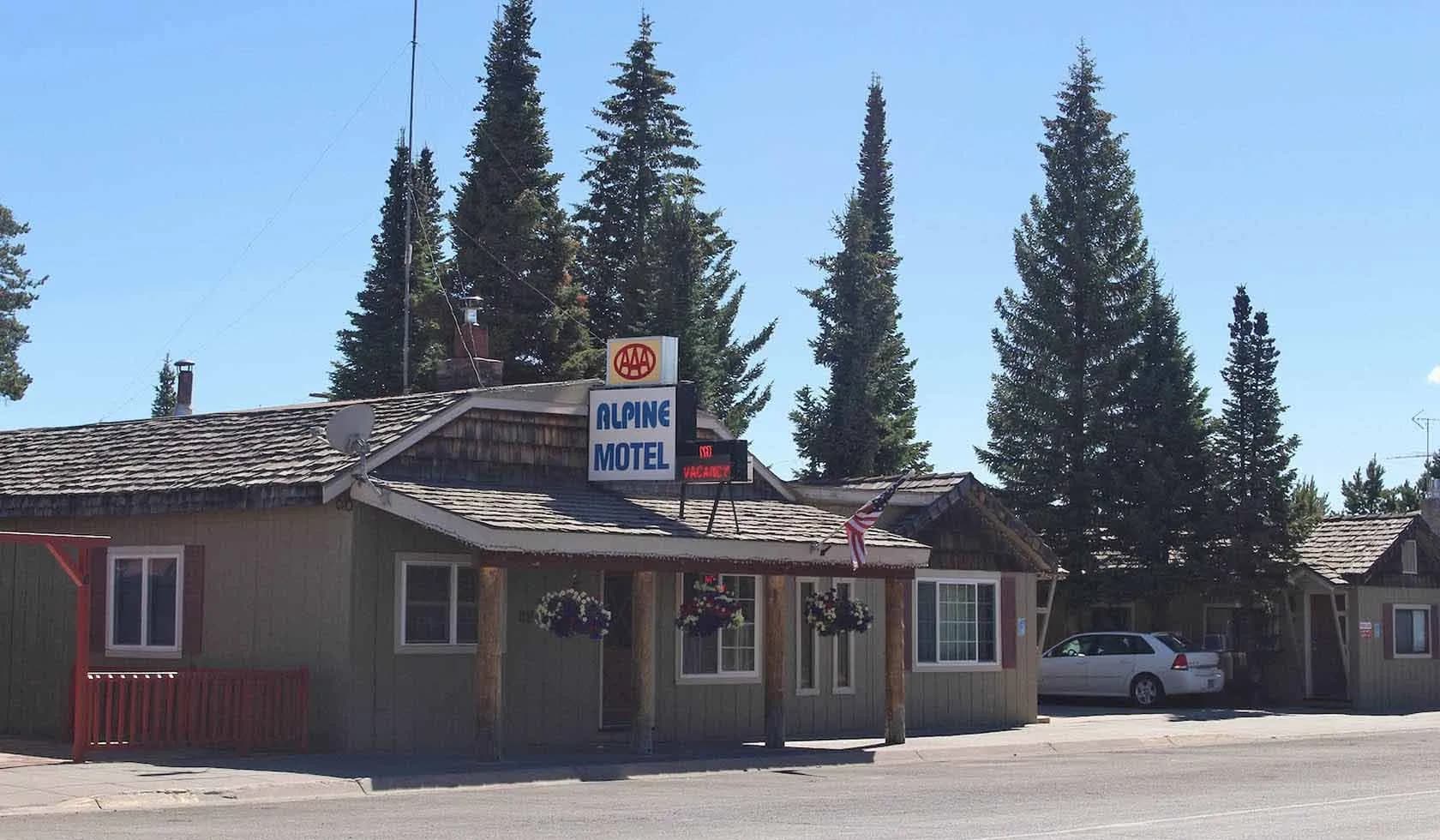 post-Top 9 Cheap Hotels Near Yellowstone National Park: Under 100$